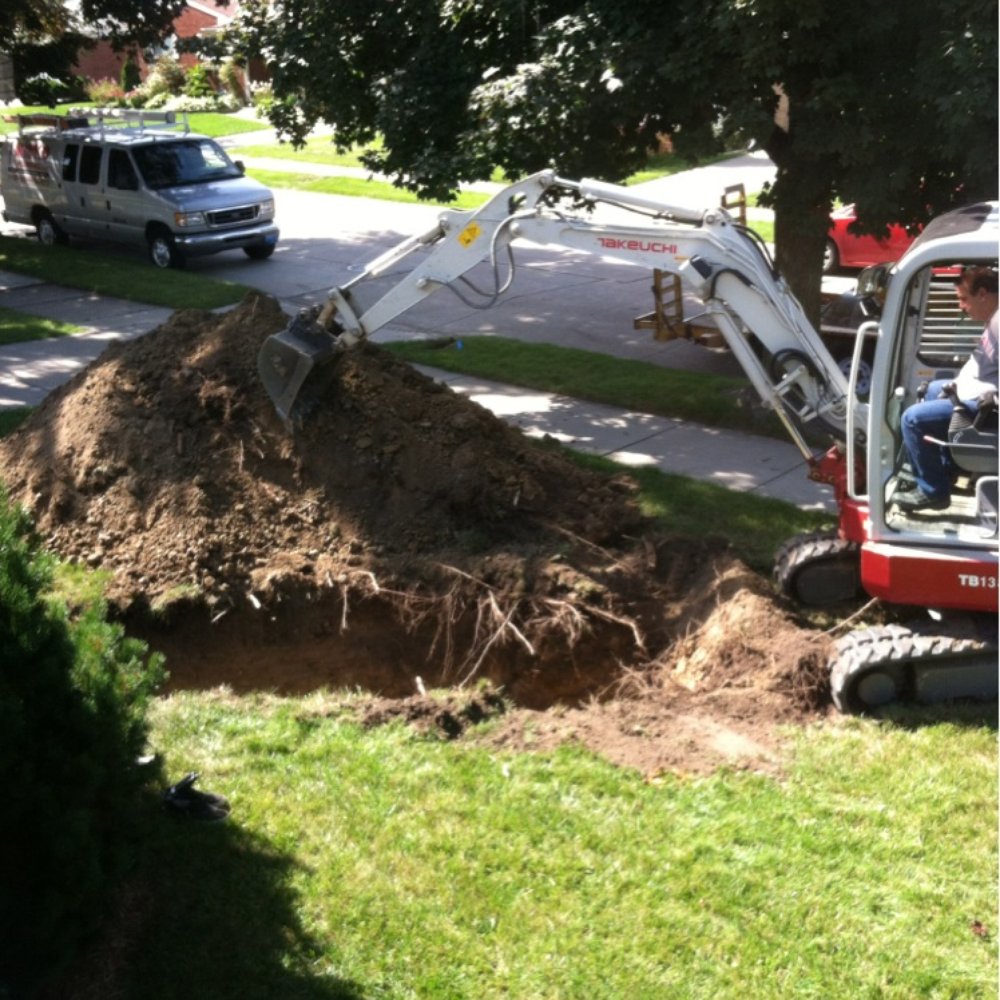 Misko Plumbing LLC - Keith, expertly digging after locating sewer line. - Plumbing Near Me - Royal Oak, Michigan Misko Plumbing LLC - Keith, expertly digging after locating sewer line. - Plumbing Near Me - Royal Oak, Michigan