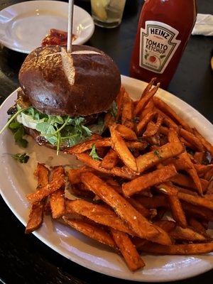 Jackson Avenue Pub by null