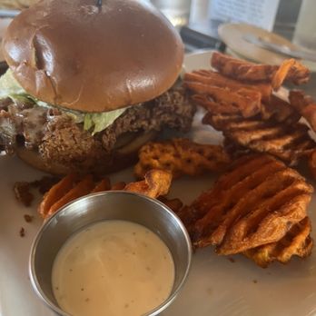 The Oaks Kitchen & Bar - Crispy chicken sandwich - American Near Me - Katy, Texas The Oaks Kitchen & Bar - Crispy chicken sandwich - American Near Me - Katy, Texas