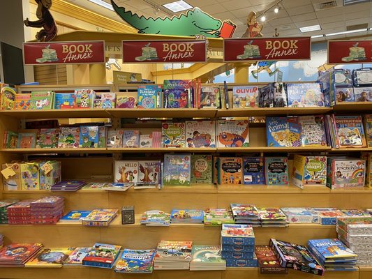 BARNES NOBLE 36 Photos 28 Reviews 12170 Jefferson Ave Newport