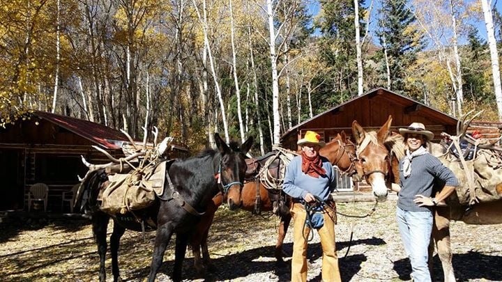 Flat Tops Wilderness Guides Logo