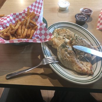 Beech Street Bistro - Grilled chicken and fire fries - Cajun/Creole Near Me - Crossett, Arkansas