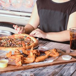 Mambo Pizza - Mediana Combinación, Alitas Rusticas
