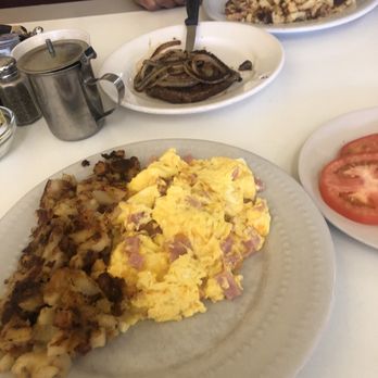 Cozy Corner - Diners Near Me - Miami Springs, Florida