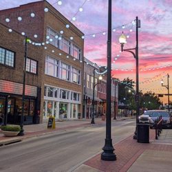 The Horse's Axe - Come join the fun in the beautiful historic district of downtown McKinney