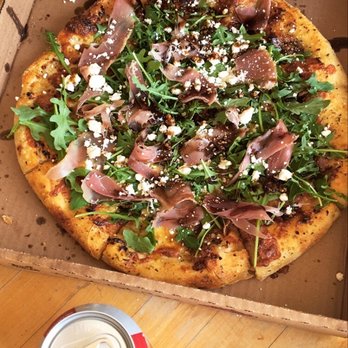 Gianni's Pizza - Fig & prosciutto pizza - Pizza Near Me - Oceanside, California