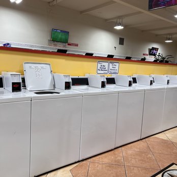 Lee's Laundromat - Laundromat Near Me - Hayward, California