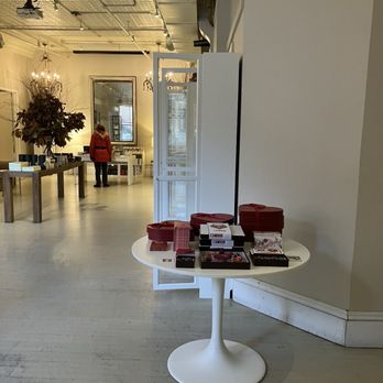 Cocoa Store - View - Chocolatiers & Shops Near Me - New York, New York Cocoa Store - View - Chocolatiers & Shops Near Me - New York, New York