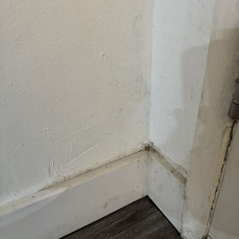 WISH Short Term Rentals - Lack of maintenance is evident - Vacation Rentals Near Me WISH Short Term Rentals - Lack of maintenance is evident - Vacation Rentals Near Me