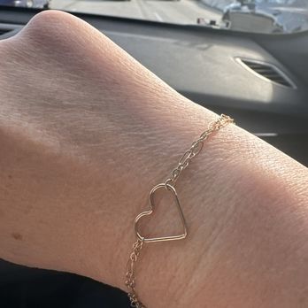 Linx Permanent Jewelry - Jewelry Near Me - Murrieta, California Linx Permanent Jewelry - Jewelry Near Me - Murrieta, California