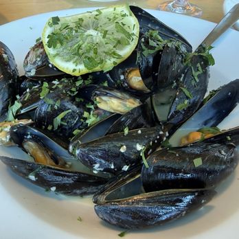 Spago Trattoria - Mussels in white wine sauce appetizer. Excellent! - Pizza Near Me - Windsor, Ontario Spago Trattoria - Mussels in white wine sauce appetizer. Excellent! - Pizza Near Me - Windsor, Ontario