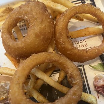 Regal Eagle Smokehouse: Craft Drafts & Barbecue - Onion rings. Flavor was good. But cold! - Barbeque Near Me - Lake Buena Vista, Florida