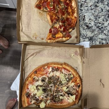 MOD Pizza - two pizzas in open boxes - Fast Food Near Me - Vancouver, Washington