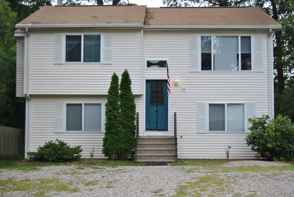 MUNROE REAL ESTATE GROUP Updated September 2024 18 Photos 117