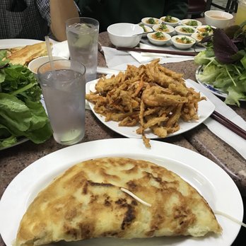 Van's Restaurant - Bánh Xèo Chay (vegetarian Vietnamese crêpe) & Bánh Tôm C Ng (shrimp + sweet potato fries) - Vietnamese Near Me - Garden Grove, California