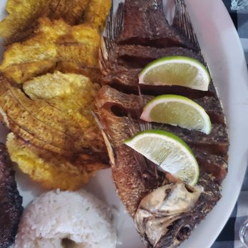 Casa Vieja Restaurant - Tilapia con patacón - Colombian Near Me - Carrollton, Texas Casa Vieja Restaurant - Tilapia con patacón - Colombian Near Me - Carrollton, Texas