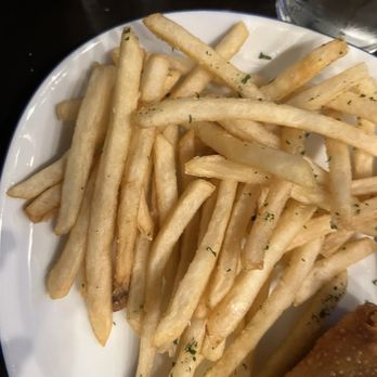 BT’s Bethesda - Fries were good with the honey mustard! - American Near Me - Bethesda, Maryland