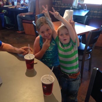 Pizza Hut - Waiting for food!! - Pizza Near Me - Edna, Texas