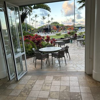 Shutters Lounge - Cocktail Bars Near Me - Lihue, Hawaii Shutters Lounge - Cocktail Bars Near Me - Lihue, Hawaii