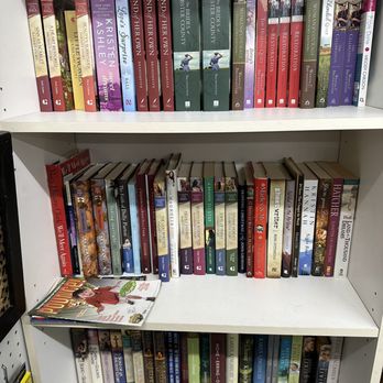 Peddler's Junction - Books - Flea Markets Near Me - Lancaster, Ohio