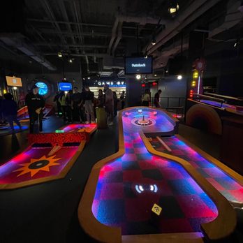 Puttshack - Miami - Mini Golf Near Me - Miami, Florida