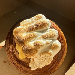 My lemon meringue croissant