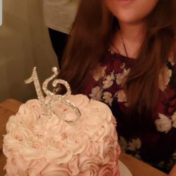 Dulce Cakes & Desserts - My daughter's 18th birthday cake made by Markela!! Tasted just as good as it looked!! - Bakeries Near Me - New York, New York