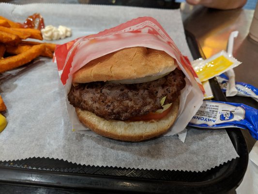 Petey’s Burger by null