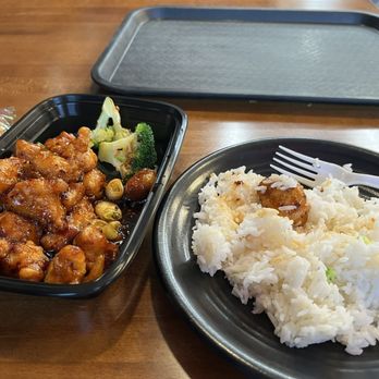Chef Ming's Kitchen - Orange chicken, steamed rice - Chinese Near Me - Beverly Hills, California Chef Ming's Kitchen - Orange chicken, steamed rice - Chinese Near Me - Beverly Hills, California
