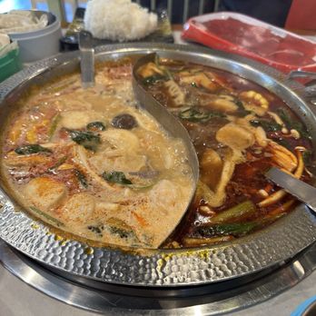 Hotpot Alley - Szechuan Spicy Pot and Tom Yum Pot - Chinese Near Me - Austin, Texas