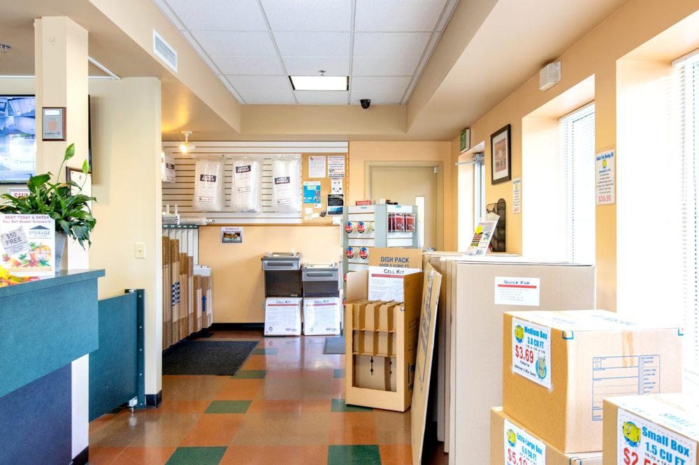 WOODINVILLE HEATED STORAGE Updated August 2024 11 Photos 14715 NE