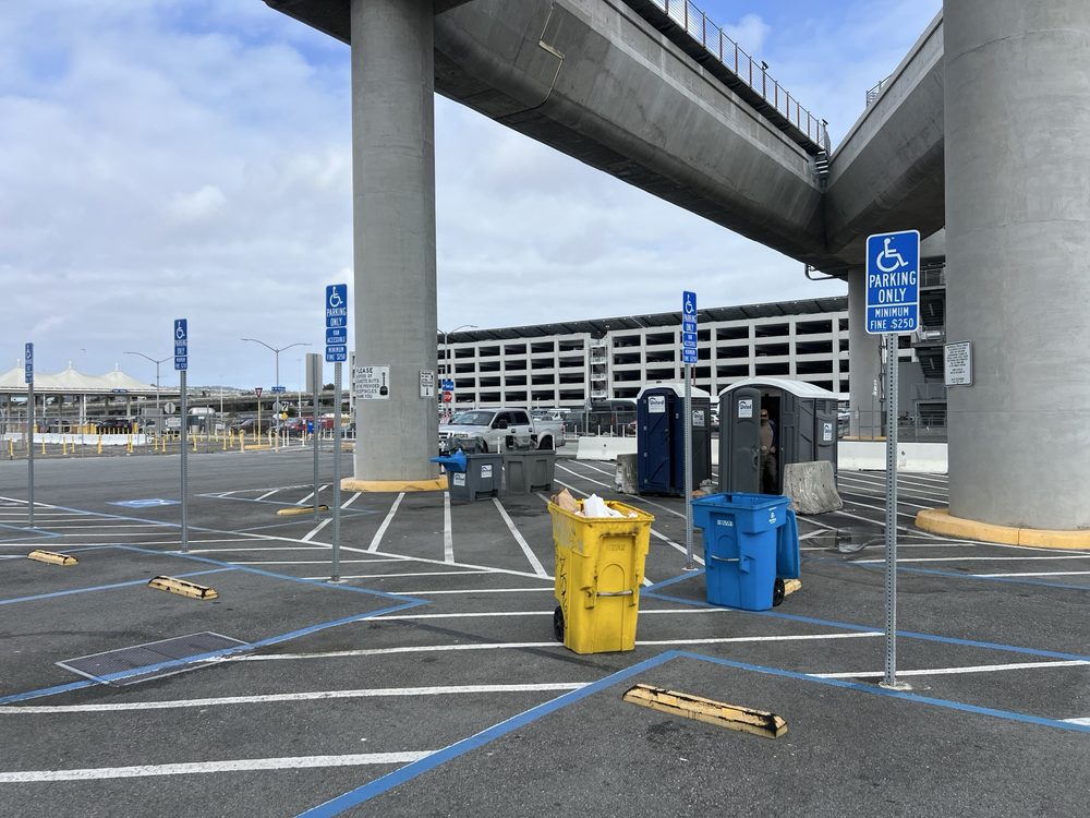 SFO CELL PHONE WAITING LOT Updated August 2025 60 Photos & 84