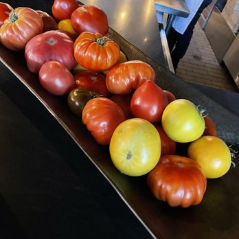 Acqua Di Dea - Heirloom tomatoes when you walked in - Seafood Near Me - Cleveland, Ohio Acqua Di Dea - Heirloom tomatoes when you walked in - Seafood Near Me - Cleveland, Ohio