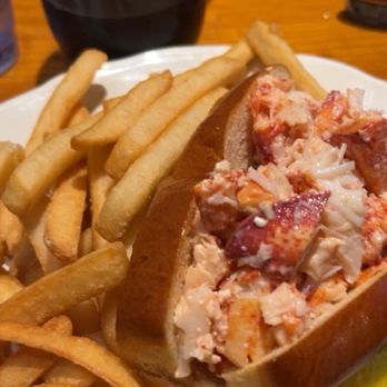 Thirsty Whale - My yummy lobster roll!    Soooo good! - American Near Me - Bar Harbor, Maine