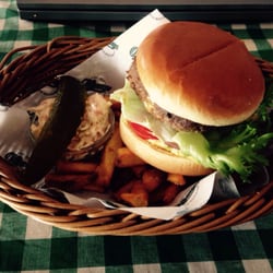 O'Learys - Boston Celtic Cheese burger