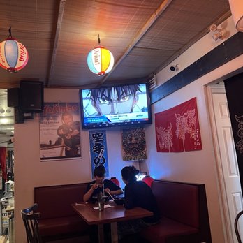 Ryukyu Shinmen Tondou Ramen - Interior - Ramen Near Me - Toronto, Ontario Ryukyu Shinmen Tondou Ramen - Interior - Ramen Near Me - Toronto, Ontario