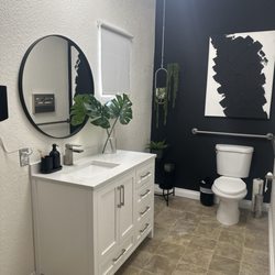 Montebello Optometry Eye Clinic and Dry Eye Center - Clean bathrooms !