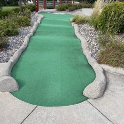 The Links At Dred Scott Minigolf - A few pics of the course and entrance. As I said, very clean!!