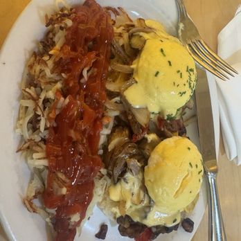 HashTAG - Central Park - Veggie Benedict - Breakfast & Brunch Near Me - Denver, Colorado HashTAG - Central Park - Veggie Benedict - Breakfast & Brunch Near Me - Denver, Colorado