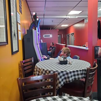 Legends Pizza - Pizza Near Me - Carol Stream, Illinois