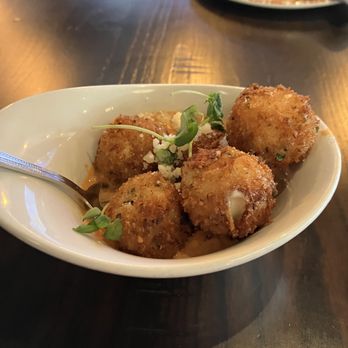Ella's Italian Pub - Geneva - Arancini - Pizza Near Me - Geneva, Illinois Ella's Italian Pub - Geneva - Arancini - Pizza Near Me - Geneva, Illinois