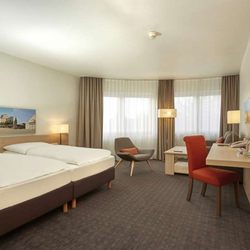 H+ Hotel Darmstadt - Guest room deluxe double