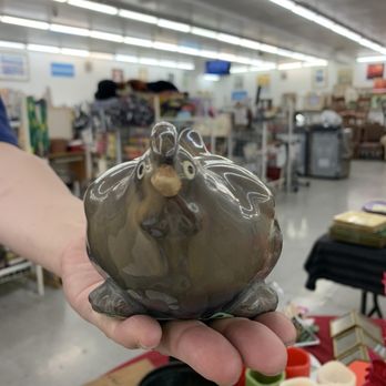 Beacon House Thrift Shop - Long Beach - Funny chicken - Thrift Stores Near Me - Long Beach, California
