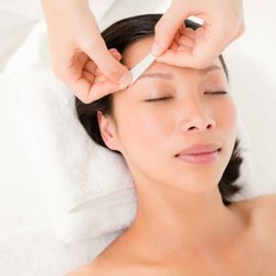 Mayas Eyebrow Threading Lashes & Henna Design