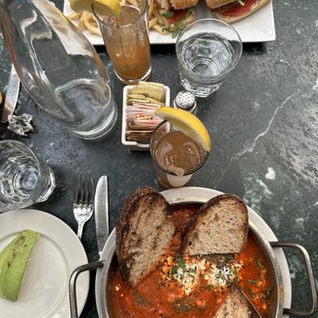 Juliette Restaurant - Chicken Cordon Bleu Sandwich,  Shakshuka and the famous G and Tea Brunch Cocktail - Bars Near Me - Brooklyn, New York