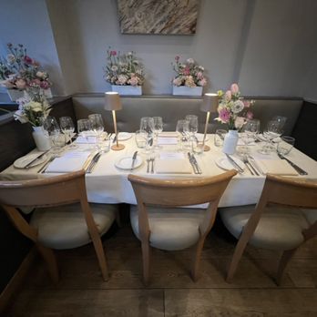 Dansk Flowers - Florists Near Me - London, XGL