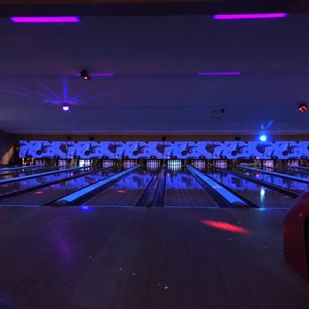 Valencia Lanes - Friday afternoons get crazy here... - Bowling Near Me - Newhall, California Valencia Lanes - Friday afternoons get crazy here... - Bowling Near Me - Newhall, California