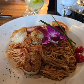 Lukas' Seafood & Grille - Shrimp and Scallop FraDiablo - Seafood Near Me - Warren, New Jersey Lukas' Seafood & Grille - Shrimp and Scallop FraDiablo - Seafood Near Me - Warren, New Jersey