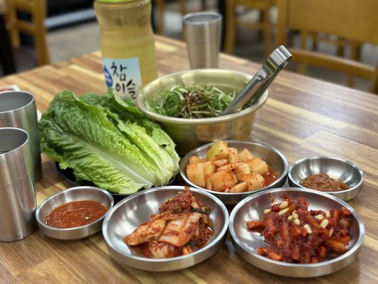Myung Ga Haejangguk by null
