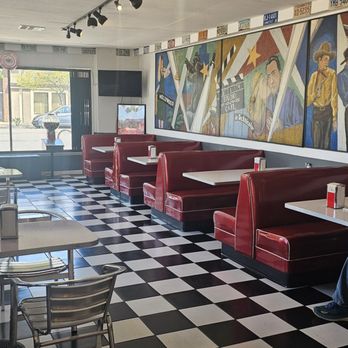 Larry's Chili Dog - Inside - Hot Dogs Near Me - Burbank, California